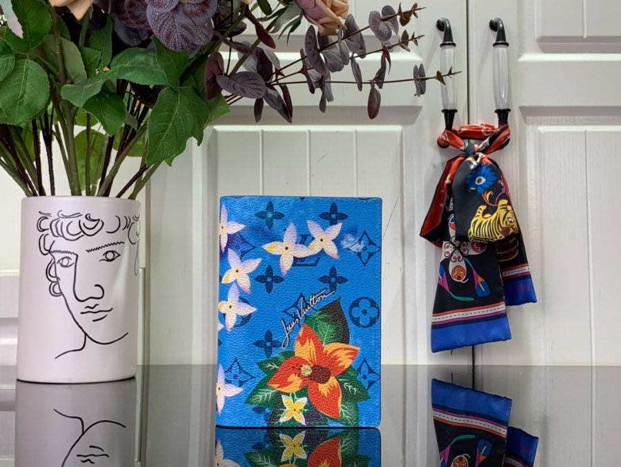 루이비통 서핑 프라워 여권 카드지갑 M83479 10142.5cm1.jpg