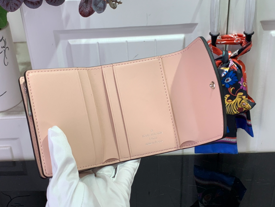 루이비통 아이리스 XS 월릿 M82795 9.87.81cm 핑크5.jpg