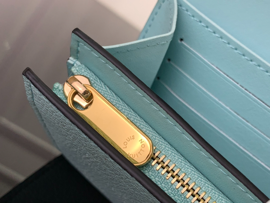 루이비통 아이리스 컴팩트 월릿 스카이 블루 M62542 129.53cm6.jpg