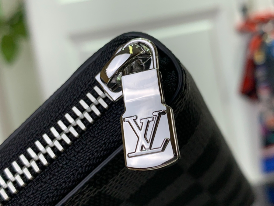 루이비통 지피 다미에 장지갑 M11611 19.510.52.5cm 블랙1.jpg