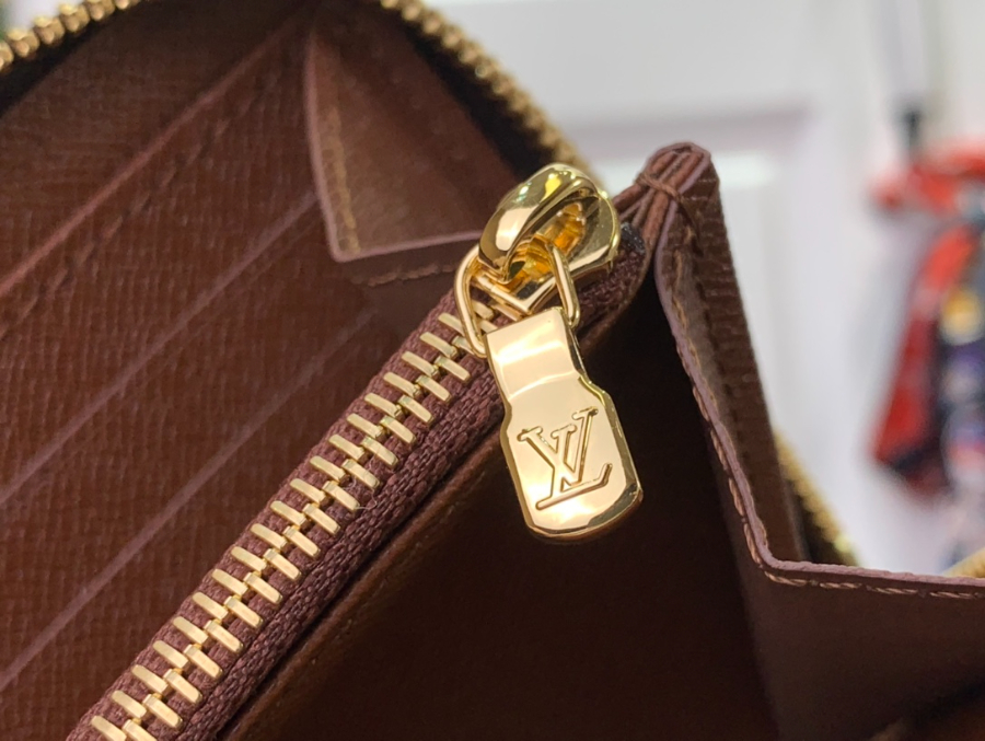루이비통 지피 모노그램 장지갑 M11611 19.510.52.5cm 브라운7.jpg