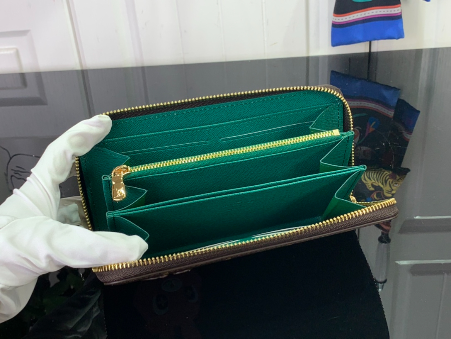 루이비통 지피 장지갑 토끼 M83698 19.510.52.5cm5.jpg