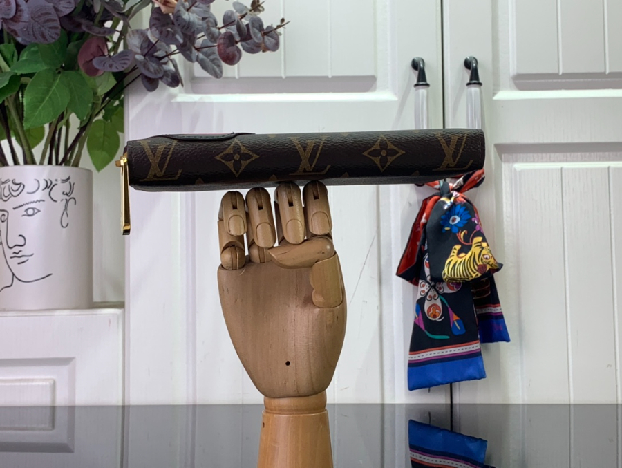 루이비통 지피 장지갑 토끼 M83698 19.510.52.5cm4.jpg