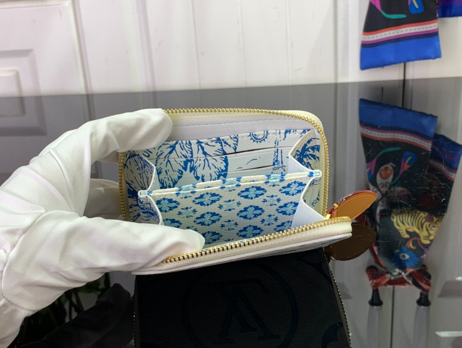 루이비통 지피 코인 퍼스 지갑 블루 M83658 118.52cm5.jpg