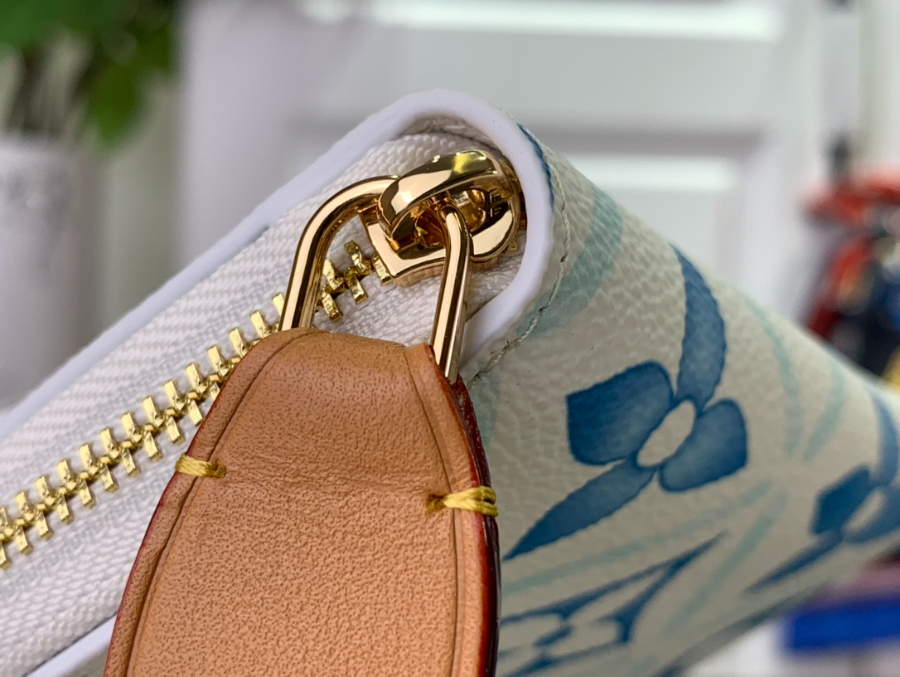 루이비통 지피 코인 퍼스 지갑 블루 M83658 118.52cm8.jpg