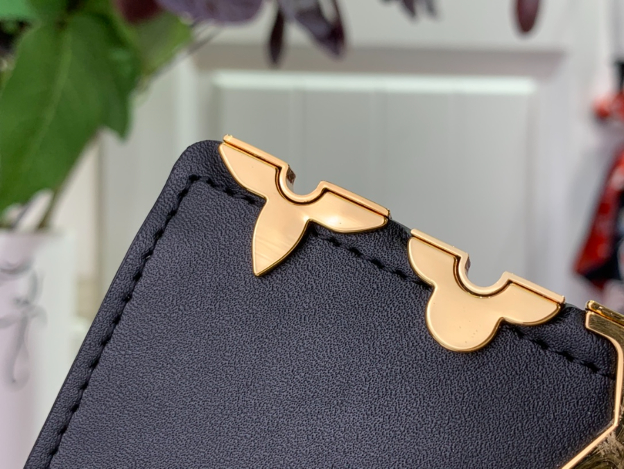 루이비통 카퓌신 월릿 13.59.53cm M82764 블랙7.jpg