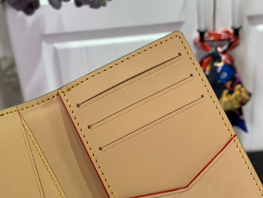 루이비통 포켓 오거나이저 그린8.jpg