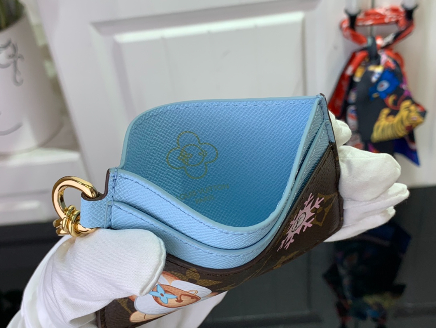 루이비통 LV CHARMS 눈송이 카드지갑 M12227 7.30.310.2cm4.jpg