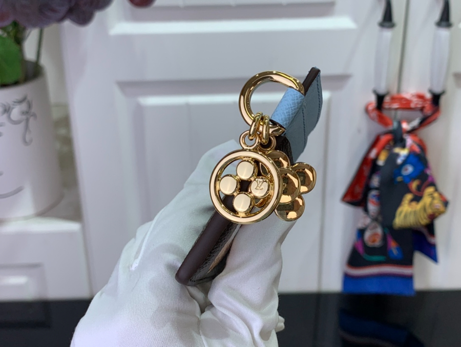 루이비통 LV CHARMS 눈송이 카드지갑 M12227 7.30.310.2cm2.jpg