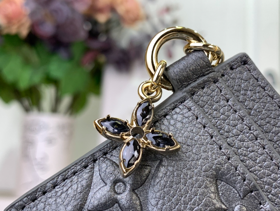 루이비통 LV 참 카드 홀더 M12178 10.27.30.3cm 그레이7.jpg