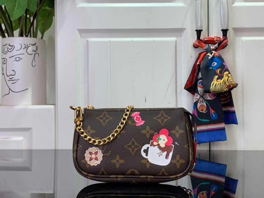 루이비통 비비엔 미니 포쉐트 악세수아 M12205 10.5415.5cm1.jpg