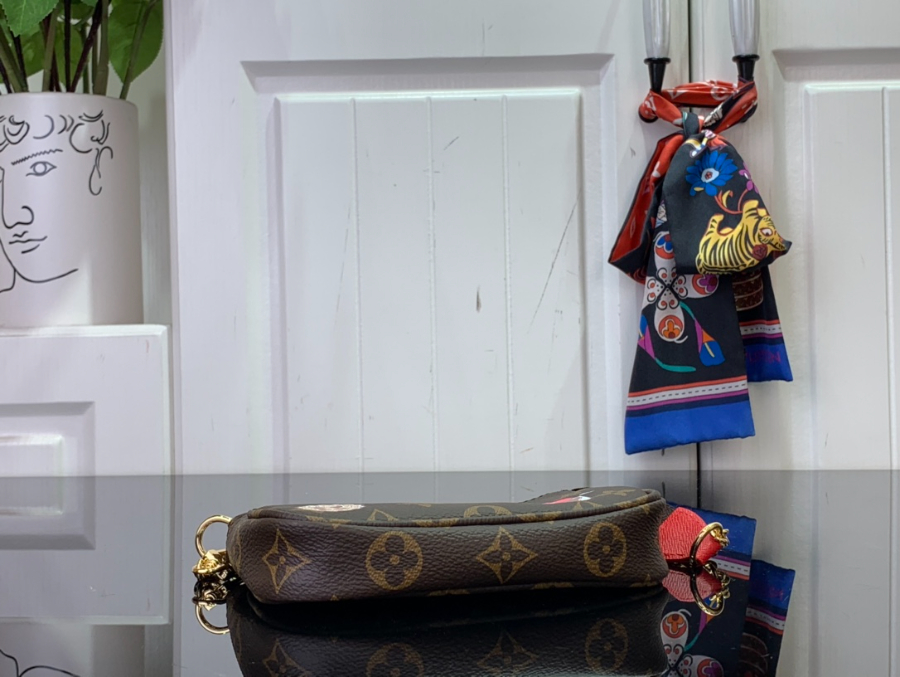 루이비통 비비엔 미니 포쉐트 악세수아 M12205 10.5415.5cm4.jpg