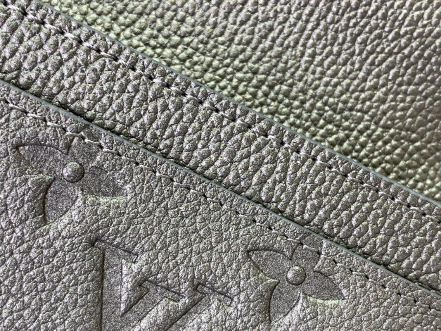 루이비통 비즈니스 카드 홀더 M12177 8110.5cm 그레이6.jpg