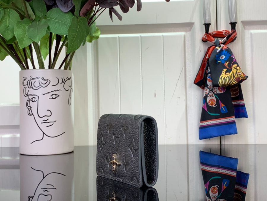 루이비통 비즈니스 카드 홀더 M12177 8110.5cm 그레이3.jpg