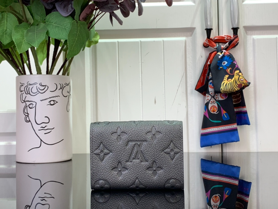 루이비통 비즈니스 카드 홀더 M12177 8110.5cm 그레이2.jpg