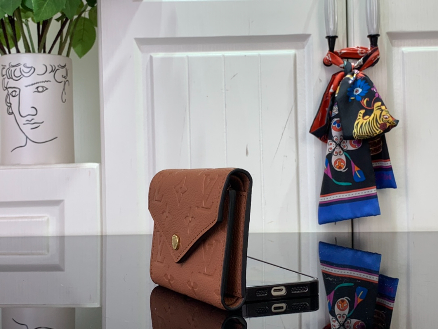 루이비통 빅토린 월릿 M11988 129.51.5cm 꼬냑3.jpg