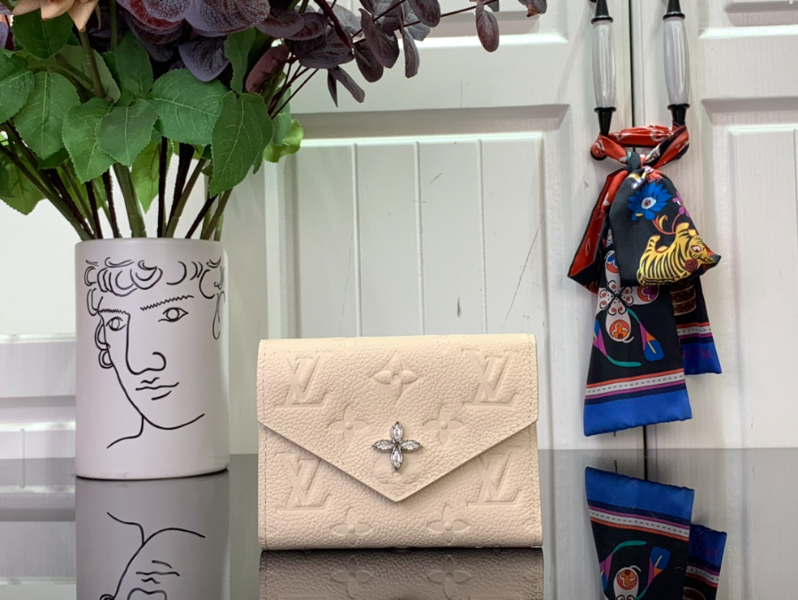 루이비통 빅토린 월릿 M12746 129.52.5cm 크림1.jpg