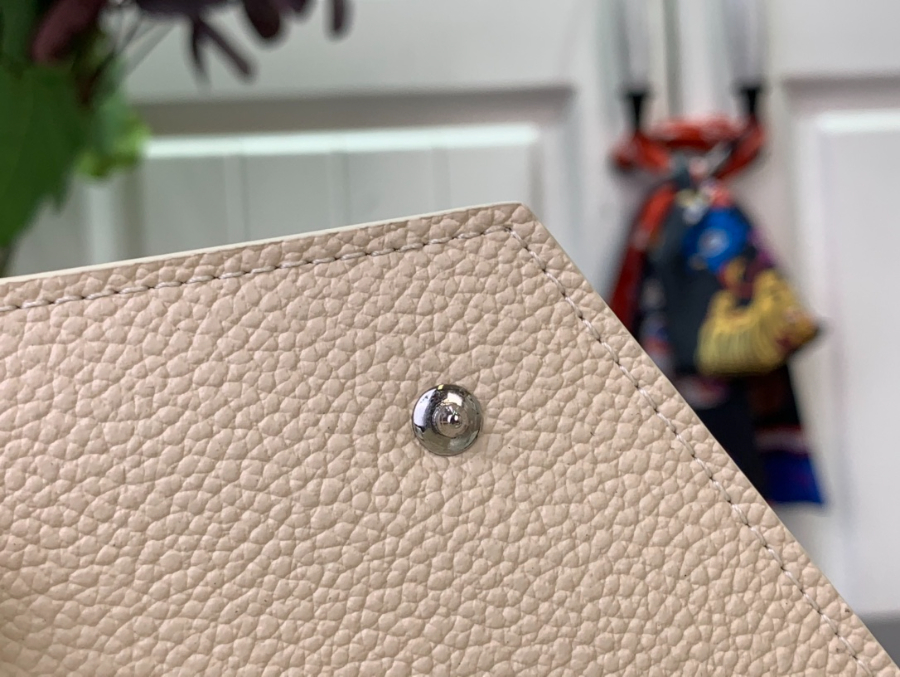 루이비통 빅토린 월릿 M12746 129.52.5cm 크림7.jpg