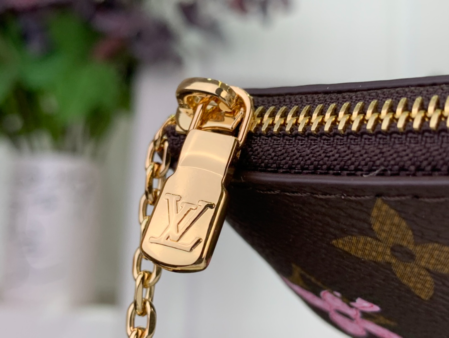 루이비통 산타클로스 키 파우치 M12217 M12229 71.512cm7.jpg