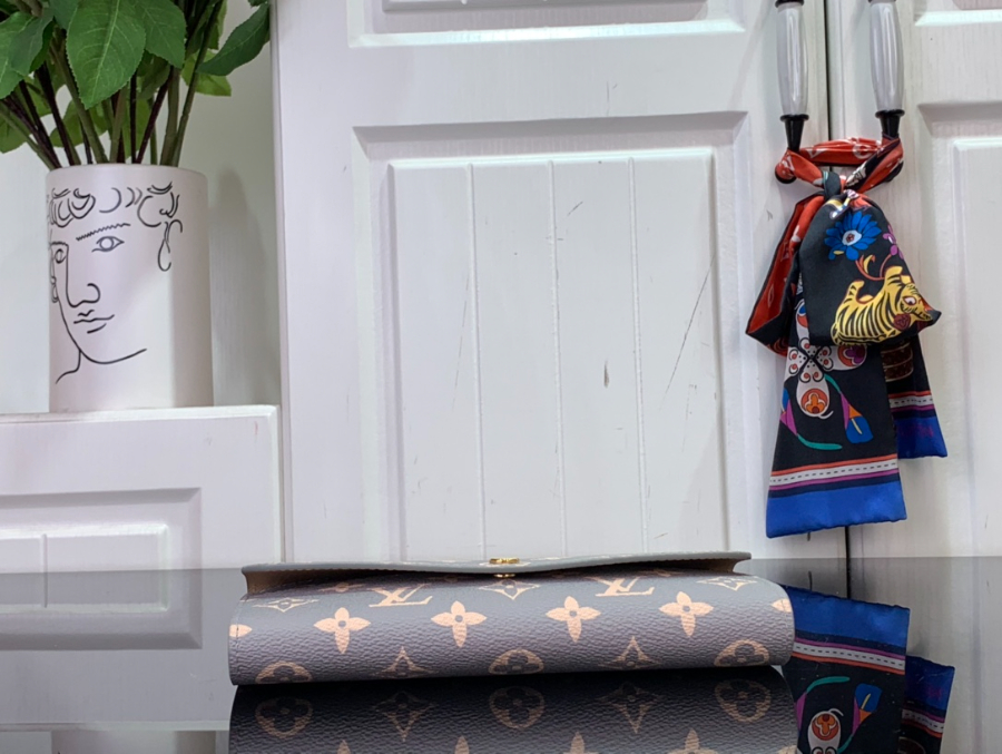 루이비통 에밀리에 장지갑 M60136 1910cm4.jpg