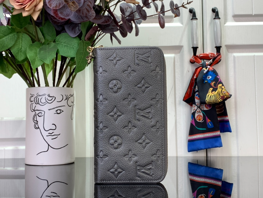 루이비통 지피 장지갑 M12680 19.510.52.5cm 그레이3.jpg