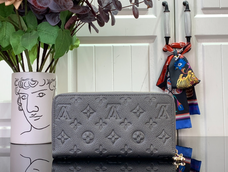 루이비통 지피 장지갑 M12680 19.510.52.5cm 그레이2.jpg