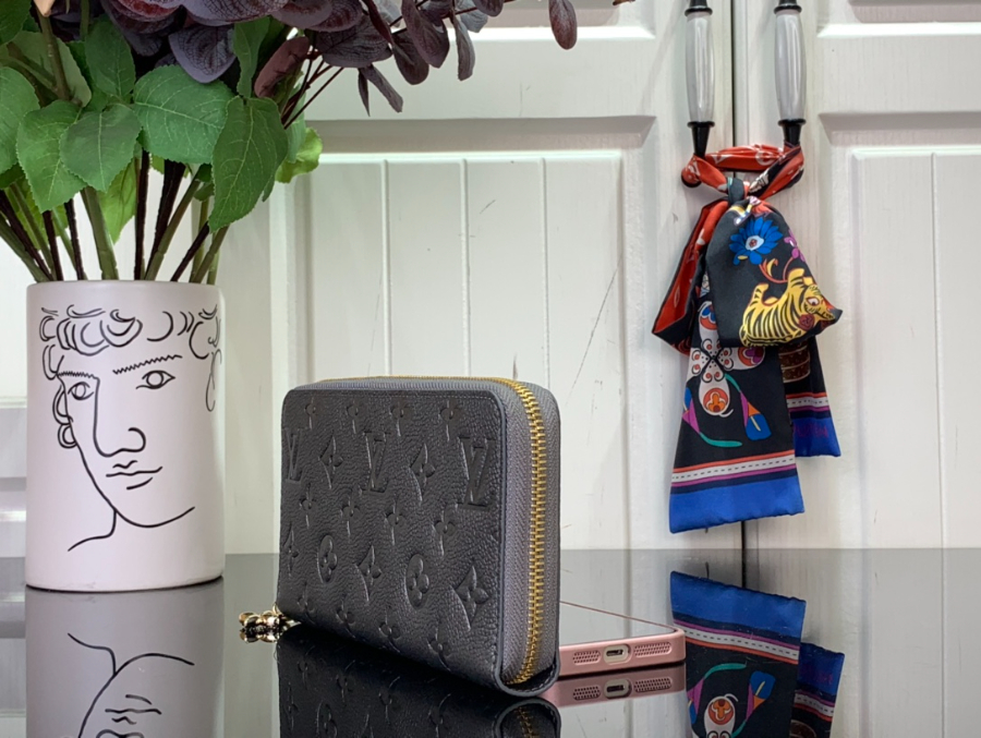 루이비통 지피 장지갑 M12680 19.510.52.5cm 그레이4.jpg