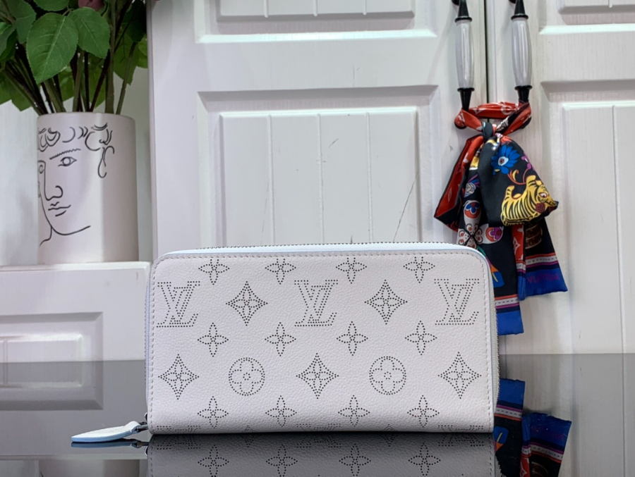 루이비통 지피 장지갑 M60017 19.510.52.5cm 화이트1.jpg