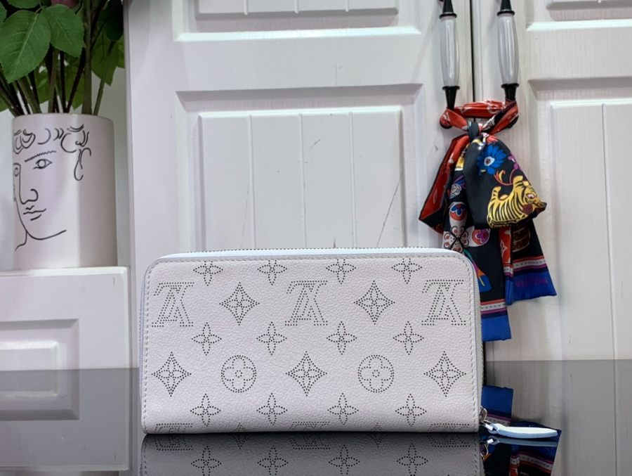 루이비통 지피 장지갑 M60017 19.510.52.5cm 화이트2.jpg