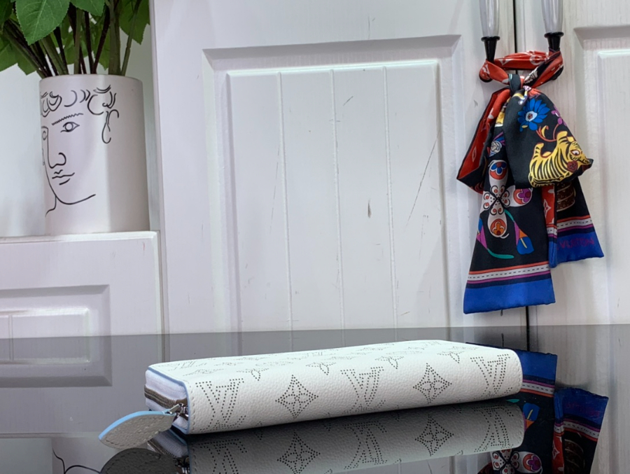 루이비통 지피 장지갑 M60017 19.510.52.5cm 화이트4.jpg