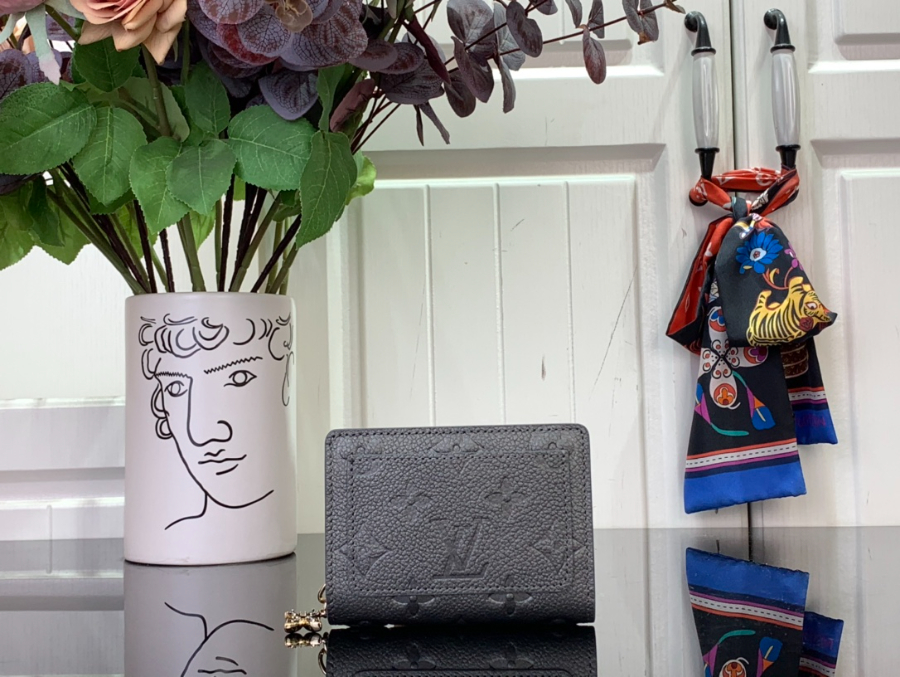 루이비통 클레아 월릿 M12188 118.53.5cm 그레이2.jpg