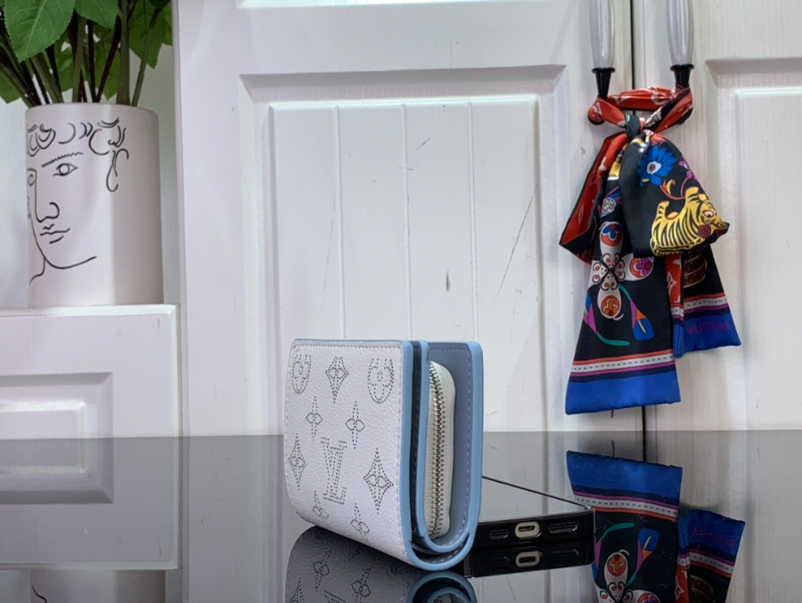 루이비통 클레아 월릿 지갑 M11749 118.53.5cm 화이트3.jpg