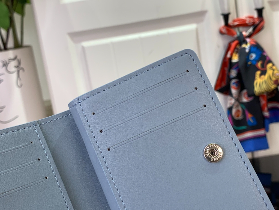 루이비통 클레아 월릿 지갑 M11749 118.53.5cm 화이트7.jpg