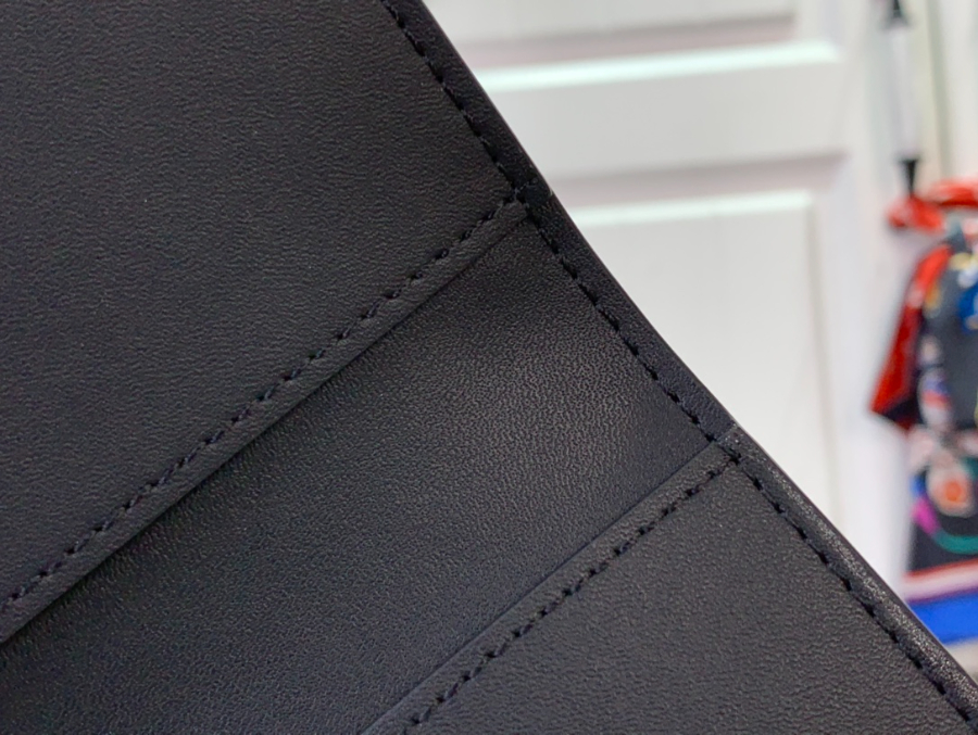 루이비통 패스포트 여권지갑 M13187 142.510cm 블랙7.jpg