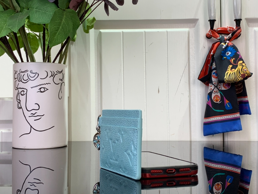 루이비통 LV 참 카드 홀더 M12179 10.27.30.3cm 스카이 블루3.jpg