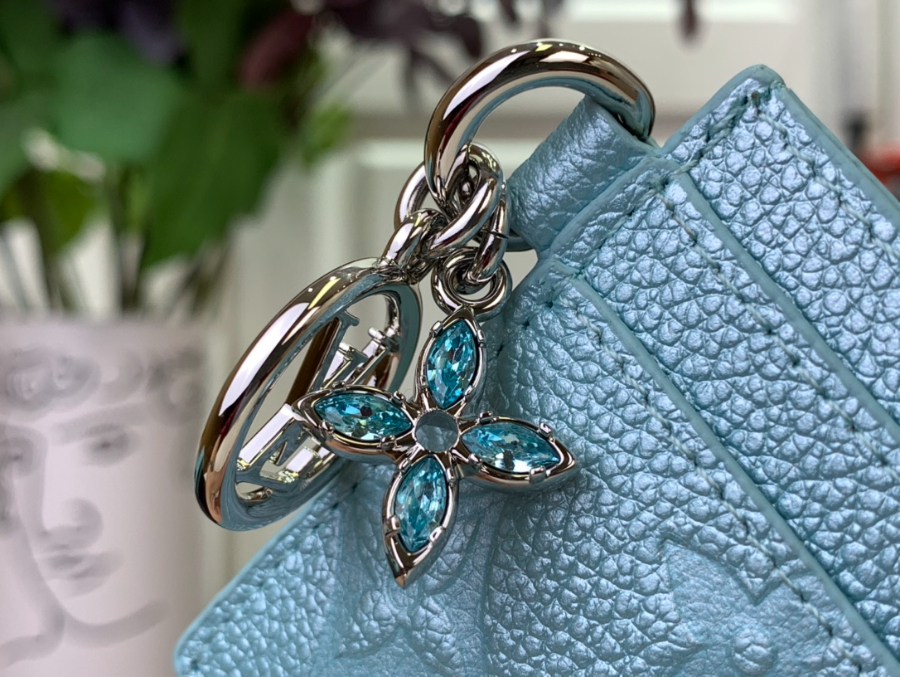 루이비통 LV 참 카드 홀더 M12179 10.27.30.3cm 스카이 블루7.jpg