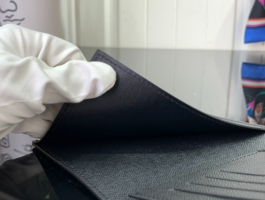 루이비통 TM 여권지갑 블랙 142.510cm8.jpg