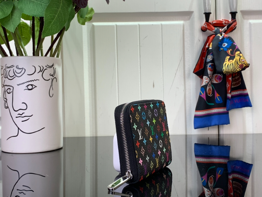 루이비통 TM 지피 코인 퍼스 블랙 118.52cm2.jpg