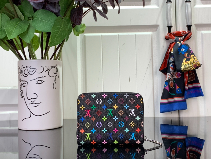 루이비통 TM 지피 코인 퍼스 블랙 118.52cm1.jpg