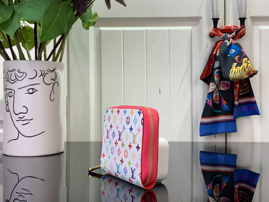 루이비통 TM 지피 코인 퍼스 화이트 118.52cm3.jpg