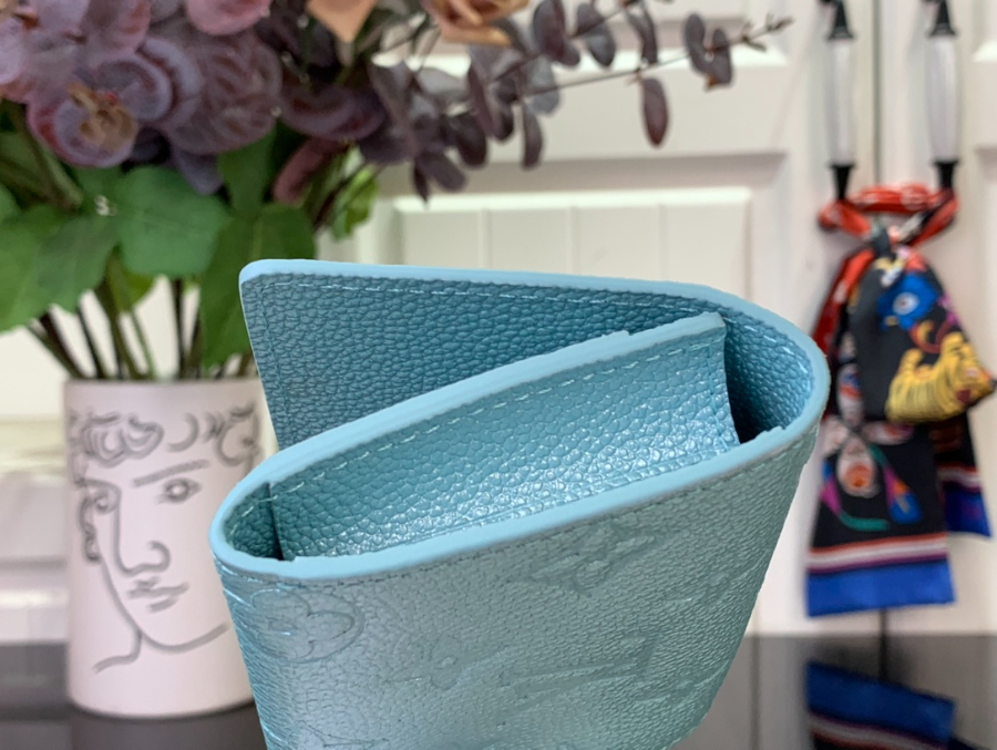 루이비통 비즈니스 카드 홀더 M12177 8110.5cm 스카이 블루6.jpg