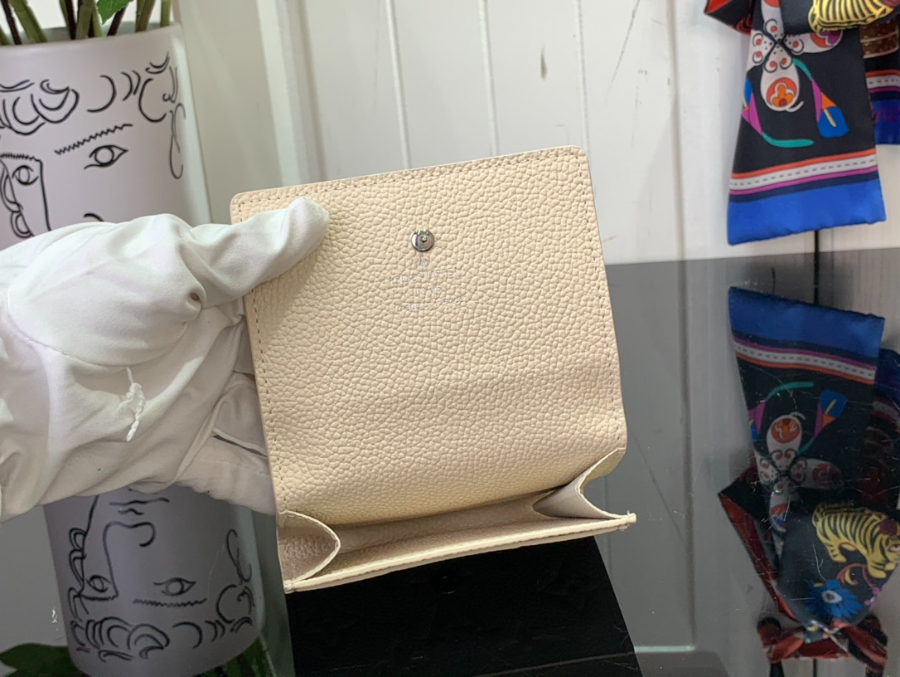 루이비통 비즈니스 카드 홀더 M12177 8110.5cm 크림5.jpg