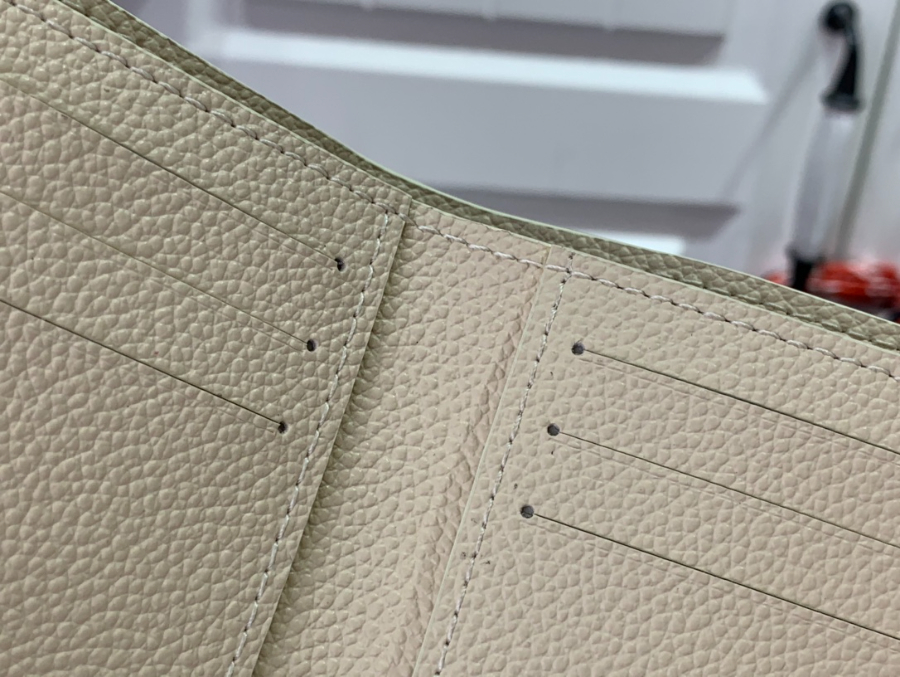 루이비통 빅토린 지갑 M82062 129.51.5cm7.jpg