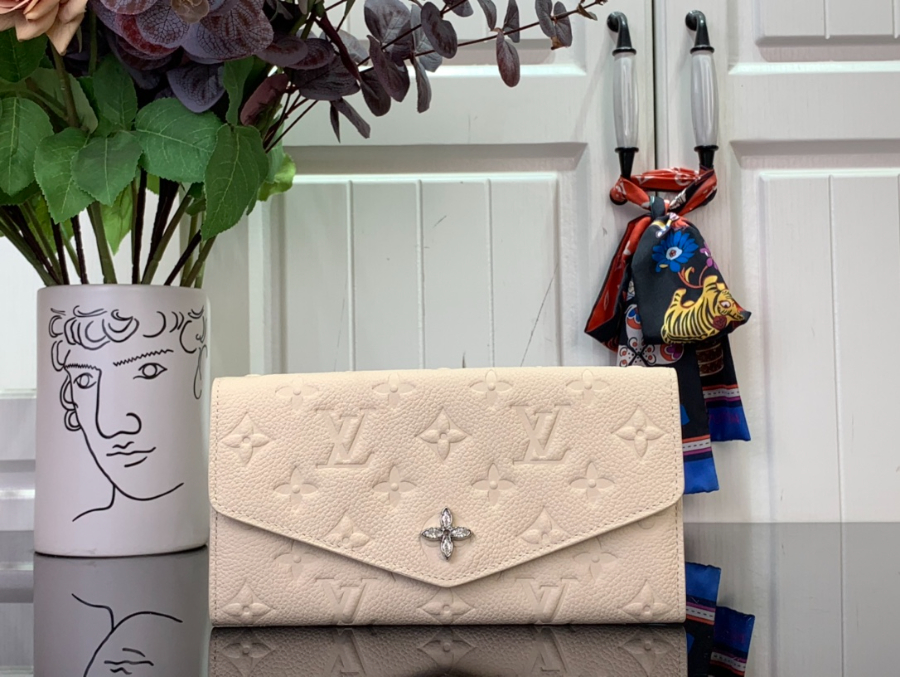 루이비통 사라 지갑 M12172 1910.52cm 크림1.jpg