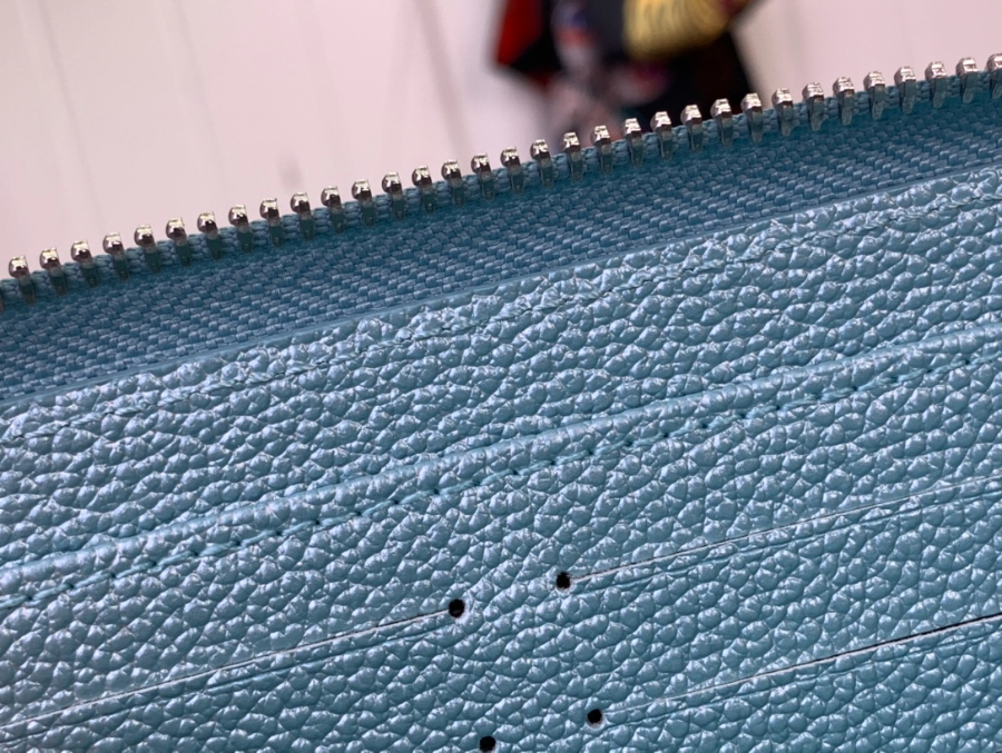 루이비통 지피 장지갑 M12680 19.510.52.5cm 스카이 블루8.jpg