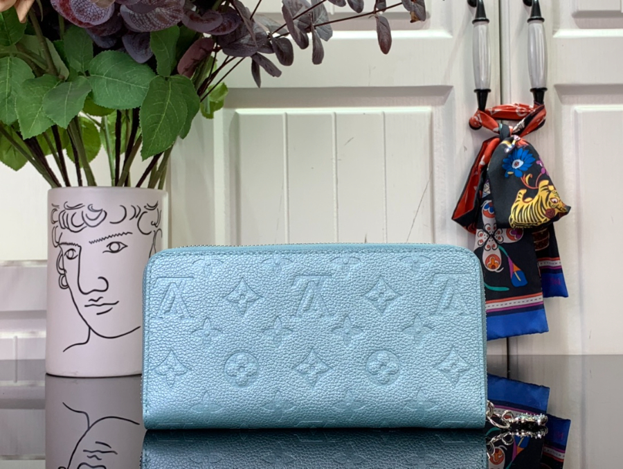 루이비통 지피 장지갑 M12680 19.510.52.5cm 스카이 블루2.jpg