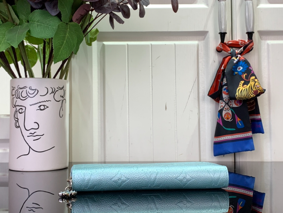 루이비통 지피 장지갑 M12680 19.510.52.5cm 스카이 블루4.jpg