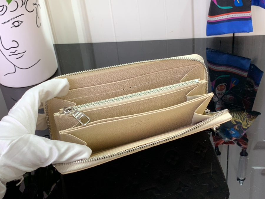 루이비통 지피 장지갑 M12680 19.510.52.5cm 크림6.jpg