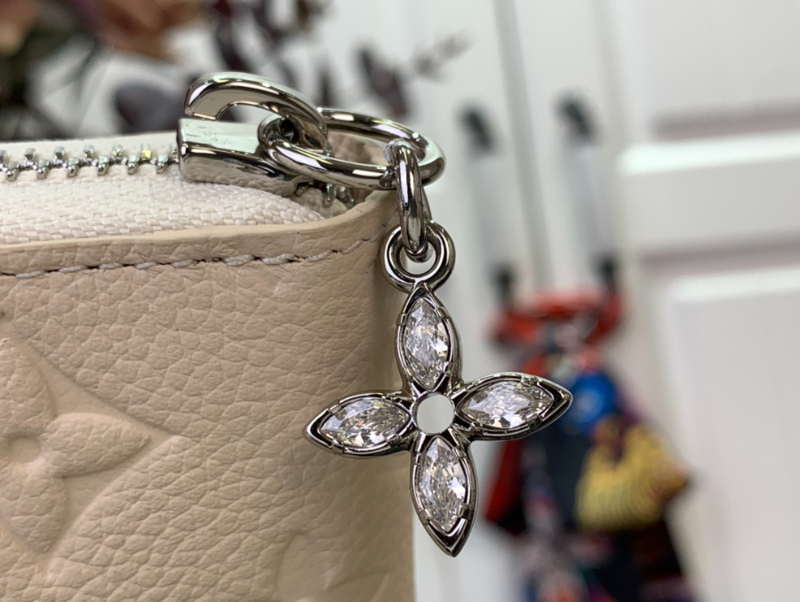 루이비통 지피 장지갑 M12680 19.510.52.5cm 크림8.jpg