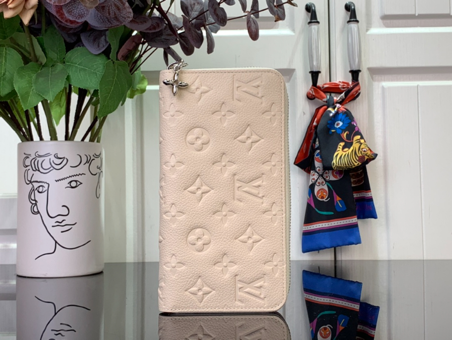 루이비통 지피 장지갑 M12680 19.510.52.5cm 크림3.jpg